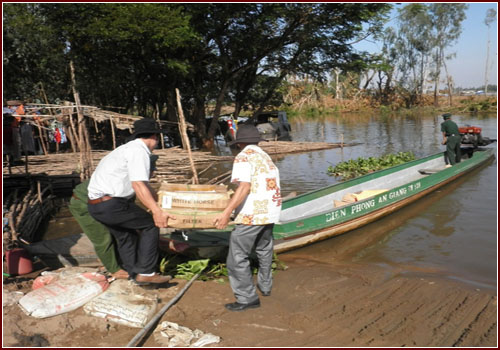 trien-lam-an-giang-2011-13